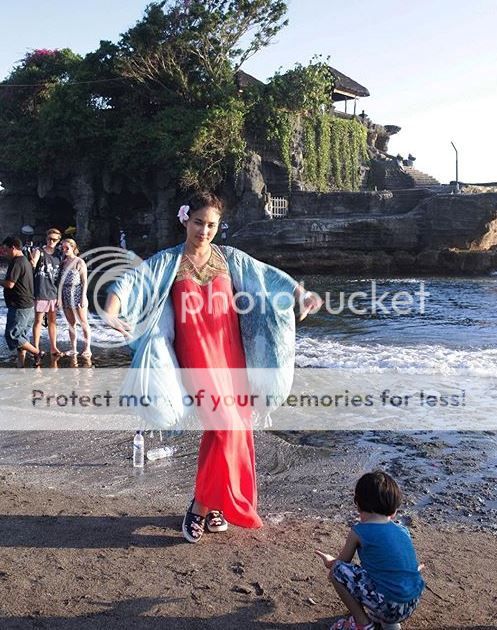  10 FOTO Fasha  Sandha  Dan Keluarga Bercuti Di  Bali  Indonesia
